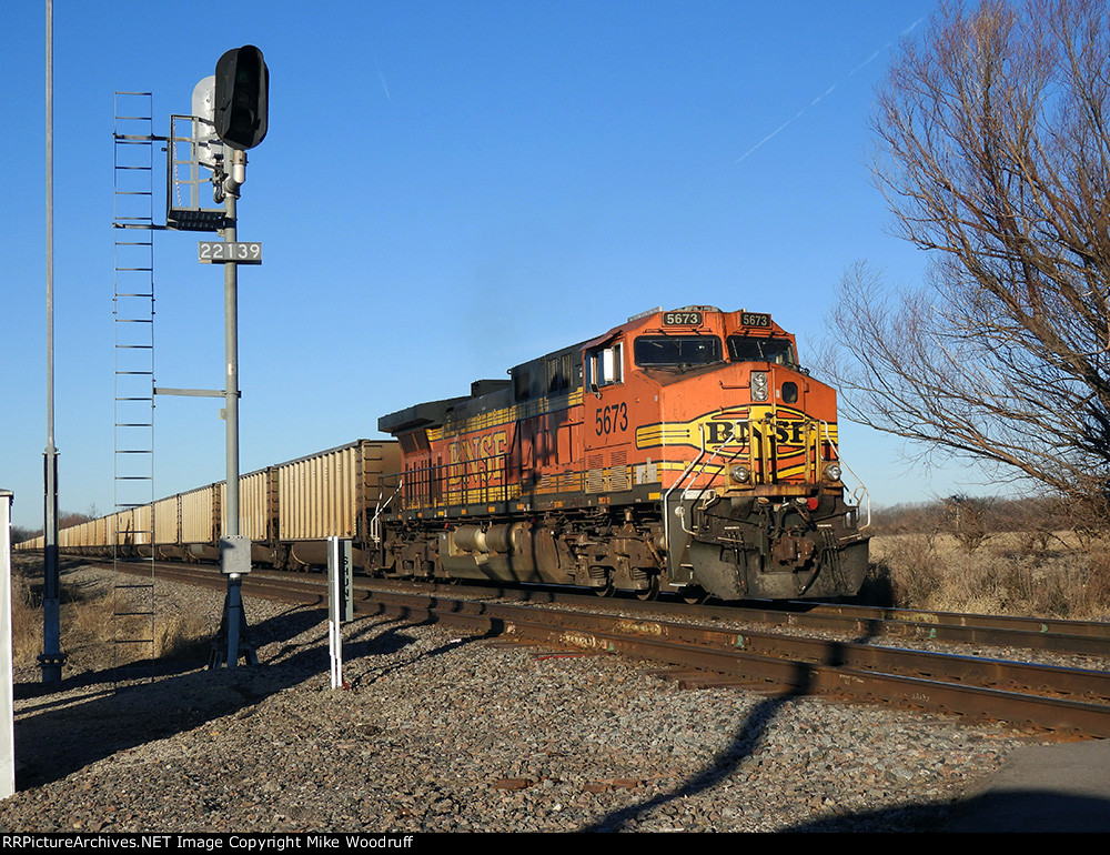 BNSF 5673